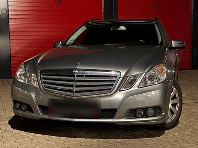 Usata Mercedes E350 260 CV (191 kW) 2010 Beige Station wagon