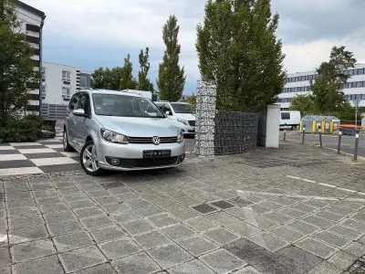 Gebraucht VW Touran Comfortline 140 PS (102 kW) 2013 Silber Van / Kleinbus