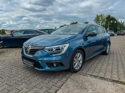 Gebraucht Renault Mégane GrandTour LIMITED 116 PS (85 kW) 2019 Blau Kombi