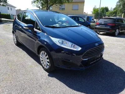 Używany Ford Fiesta Trend 75 KM (55 kW) 2015 Niebieski Hatchback