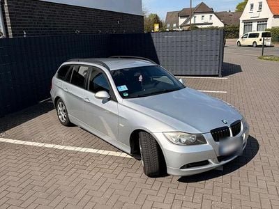Usata BMW 318 150 CV (110 kW) 2007 Argento Station wagon