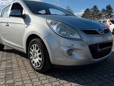 Gebraucht Hyundai i20 77 PS (56 kW) 2010 Grau Kleinwagen