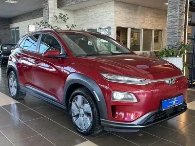 Gebraucht Hyundai Kona Style 100 kW (136 PS) 2021 Rot SUV