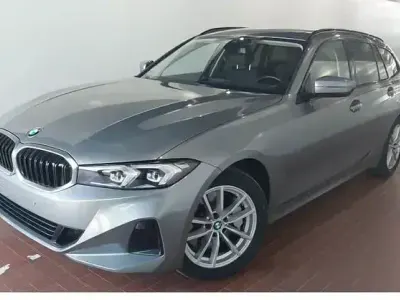 Gebraucht BMW 330 Sport Line 286 PS (210 kW) 2023 Grau Limousine