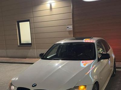 Gebraucht BMW 320 170 PS (125 kW) 2010 Weiß Limousine