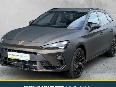 Nouă Cupra Leon VZ 272 CP (200 kW) 2025 Portocaliu Berlinǎ