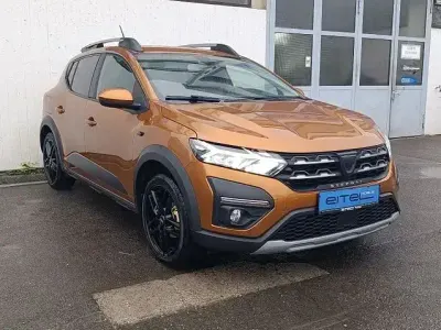 Gebraucht Dacia Sandero Comfort 91 PS (66 kW) 2021 Taklamakanorange (metallic) SUV