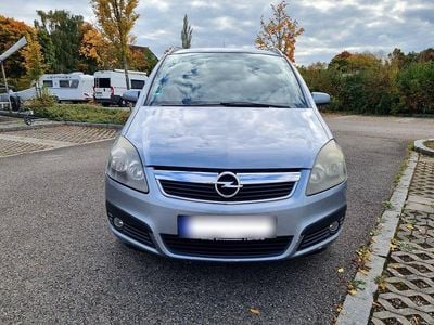 Usata Opel Zafira Edition 140 CV (102 kW) 2005 Argento Monovolume