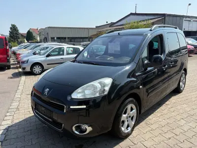 Gebraucht Peugeot Partner Allure 120 PS (88 kW) 2014 Onyx schwarz/deckende lac Van / Kleinbus