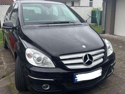 Usata Mercedes B180 116 CV (85 kW) 2011 Nero Monovolume