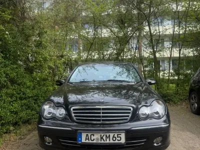 Gebraucht Mercedes 180 143 PS (105 kW) 2004 Schwarz Limousine