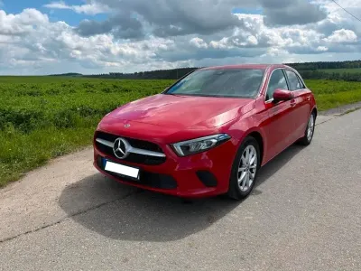 Gebraucht Mercedes A200 163 PS (119 kW) 2019 Rot Limousine