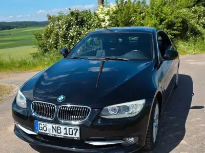 Gebraucht BMW 330 Cabriolet Sport Line 245 PS (180 kW) 2010 Schwarz Cabrio