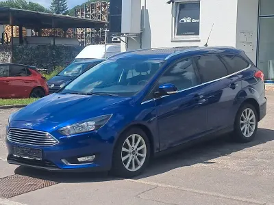Gebraucht Ford Focus Titanium 125 PS (91 kW) 2018 Blau Kombi