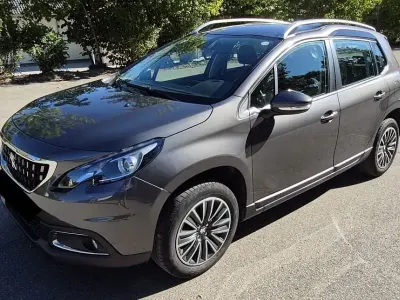 Gebraucht Peugeot 2008 Active 83 PS (61 kW) 2019 Grau SUV