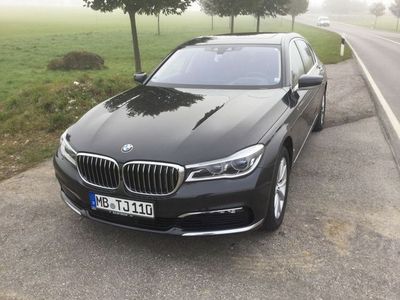 Gebraucht BMW 730L 265 PS (194 kW) 2015 Grau metallic Limousine