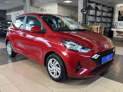 Neu Hyundai i10 Pure 63 PS (46 kW) 2025 Rot Kleinwagen