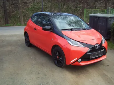 Używany Toyota Aygo X-cite 69 KM (50 kW) 2014 Pomarańczowy Hatchback