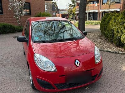 Second-hand Renault Twingo 58 CP (42 kW) 2011 Roșu Hatchback