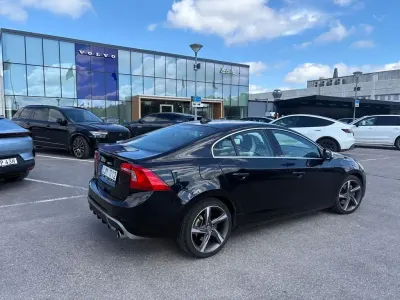 Gebraucht Volvo S60 R-Design 305 PS (224 kW) 2012 Schwarz Limousine