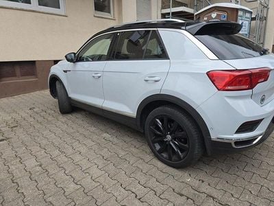 Second-hand VW T-Roc Style 150 CP (110 kW) 2018 Argintiu SUV