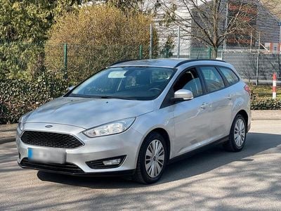 Gebraucht Ford Focus 120 PS (88 kW) 2015 Silber Kombi