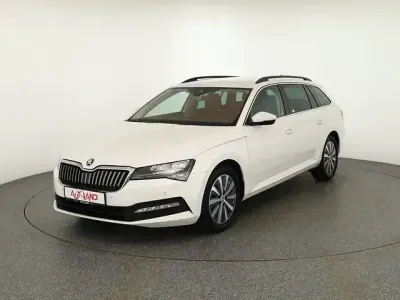 Gebraucht Skoda Superb 200 PS (147 kW) 2021 Weiß Kombi