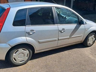 Gebraucht Ford Fiesta 71 PS (52 kW) 2008 Grau Kleinwagen