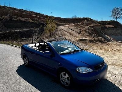 Begagnad Opel Astra Cabriolet 125 HK (91 kW) 2004 Blå Cab
