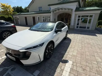 Używany Mazda 6e Takumi-Line 189 kW (258 KM) 2025 Biały Sedan/Limuzyna