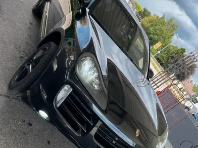 Gebraucht Porsche Cayenne 240 PS (176 kW) 2010 Schwarz SUV