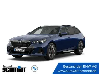 Gebraucht BMW 540 Comfort Edition 303 PS (222 kW) 2026 Bmw individual tansanitblau Kombi