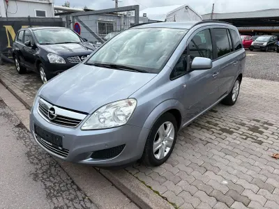 Second-hand Opel Zafira Edition 116 CP (85 kW) 2009 Gri Monovolum