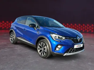 Gebraucht Renault Captur Komfort 91 PS (66 kW) 2023 Blue rqh + black gne (metallic) SUV