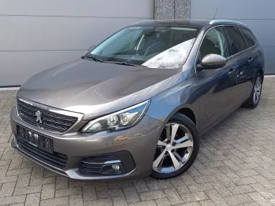 Gebraucht Peugeot 308 SW Allure 131 PS (96 kW) 2020 Grau Kombi