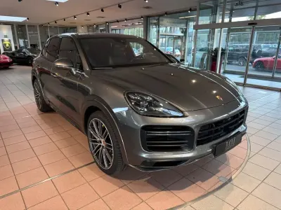Gebraucht Porsche Cayenne Turbo 549 PS (403 kW) 2019 Achatgrau SUV