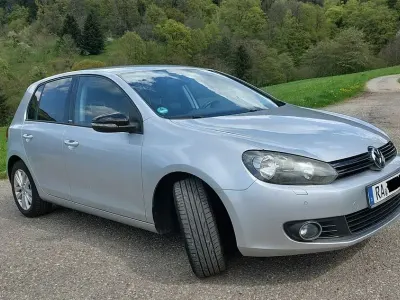 Usata VW Golf VI Style 105 CV (77 kW) 2011 Argento Utilitaria