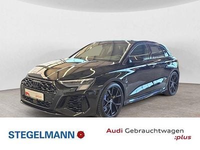 Gebraucht Audi RS3 Sportback Ambiente 400 PS (294 kW) 2022 Mythosschwarz metallic Kleinwagen