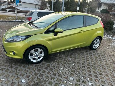 Gebraucht Ford Fiesta 60 PS (44 kW) 2010 Grau Kleinwagen