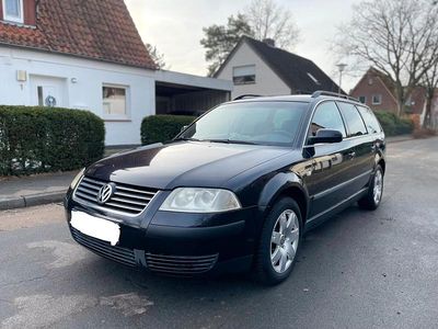 Gebraucht VW Passat 131 PS (96 kW) 2003 Schwarz Kleinwagen
