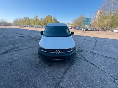Usado VW Caddy 84 HP (61 kW) 2016 Branco Monovolume