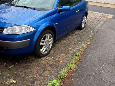 Blau Gebraucht 2005 Renault Mégane Cabriolet Privilege Cabrio | 1.999 € (Etwas zu teuer)