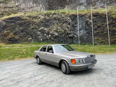 Gebraucht Mercedes E300 180 PS (132 kW) 1986 Silber Limousine