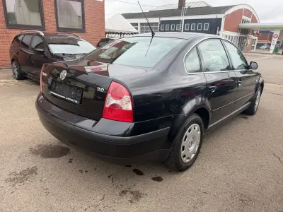 Gebraucht VW Passat Highline 116 PS (85 kW) 2003 Schwarz Limousine