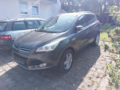 Gebraucht Ford Kuga Titanium 179 PS (131 kW) 2015 Grau SUV