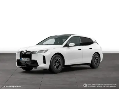 Gebraucht BMW iX M Sport 400 kW (544 PS) 2025 Weiß SUV