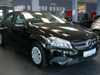 Gebraucht Mercedes A180 122 PS (89 kW) 2014 Nachtschwarz Kleinwagen