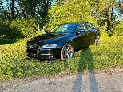 Używany Audi A4 Ambiente 170 KM (125 kW) 2012 Czarny Sedan/Limuzyna