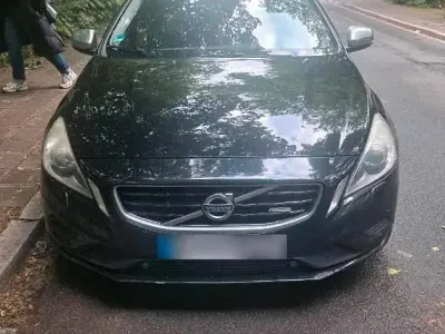 Gebraucht Volvo V60 215 PS (158 kW) 2011 Schwarz Kombi