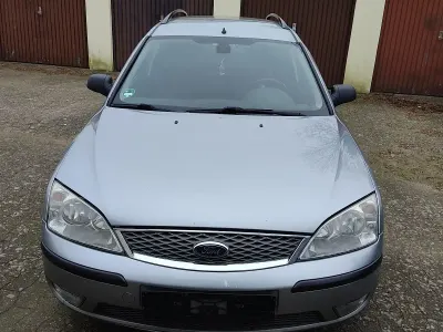 Usado Ford Mondeo 130 CV (95 kW) 2007 Plateado Familiar